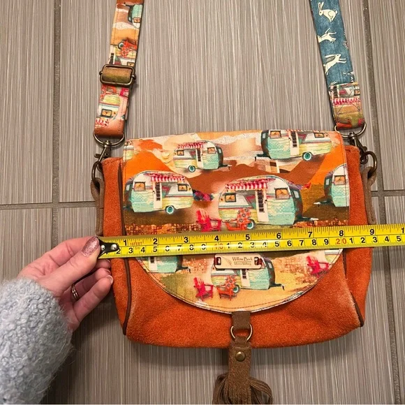 Handmade cloth leather vintage camper crossbody indigenous bag Marisa Wilfong - Picture 7 of 10